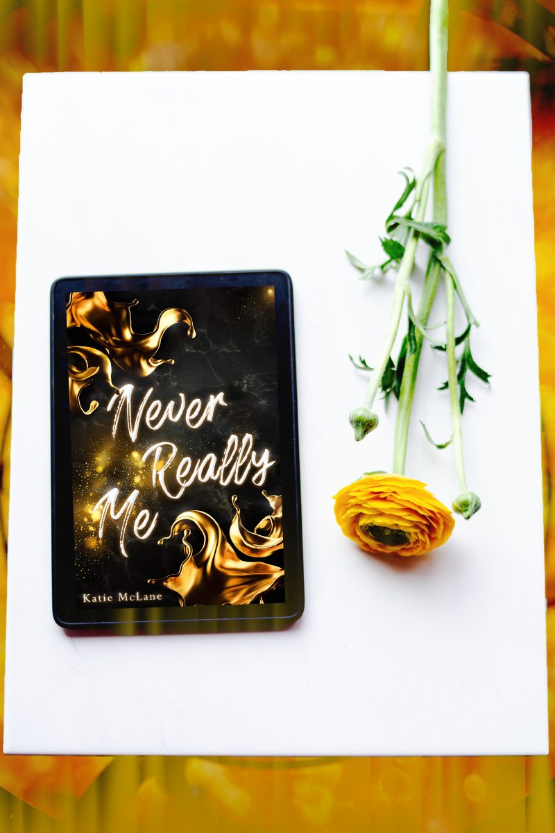 Katie McLane Never Really Me Buchcover